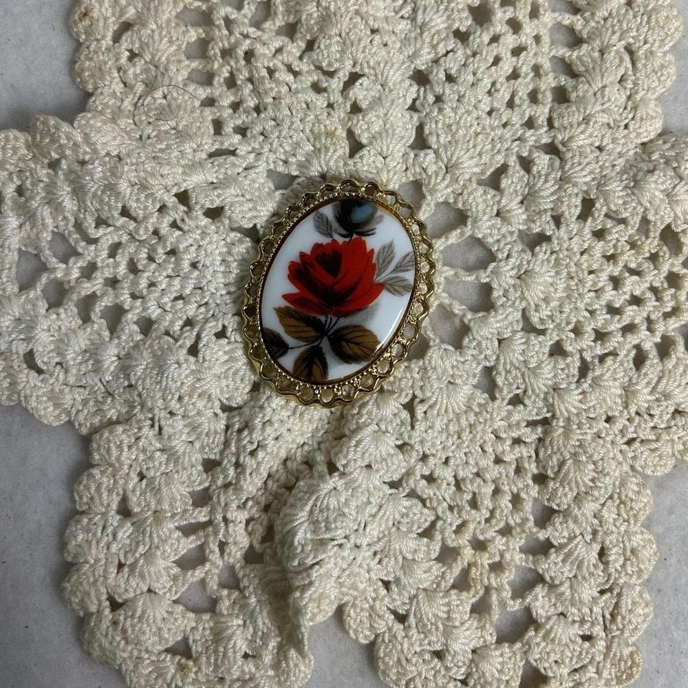 Cottagecore‎ Women Vintage Gold Red Rose Floral Porcelain Oval Brooch Pin